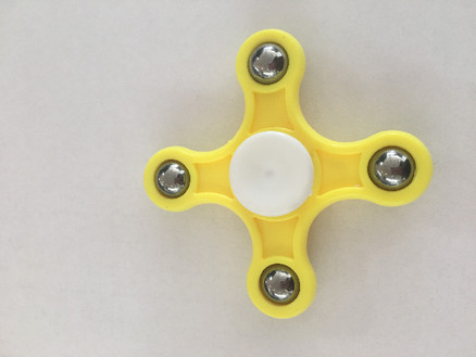 Fidget Spinner Gul med sølvkugler - 4 arme - Dag til dag levering